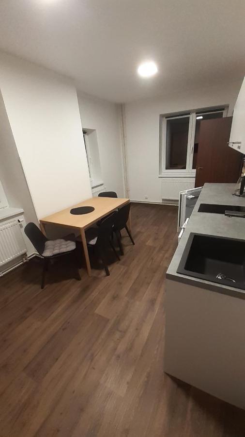 Apartmany Radost Kovarska ภายนอก รูปภาพ